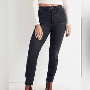 Madewell Petite High-Rise Slim Straight Jeans in Richgrove Wash
